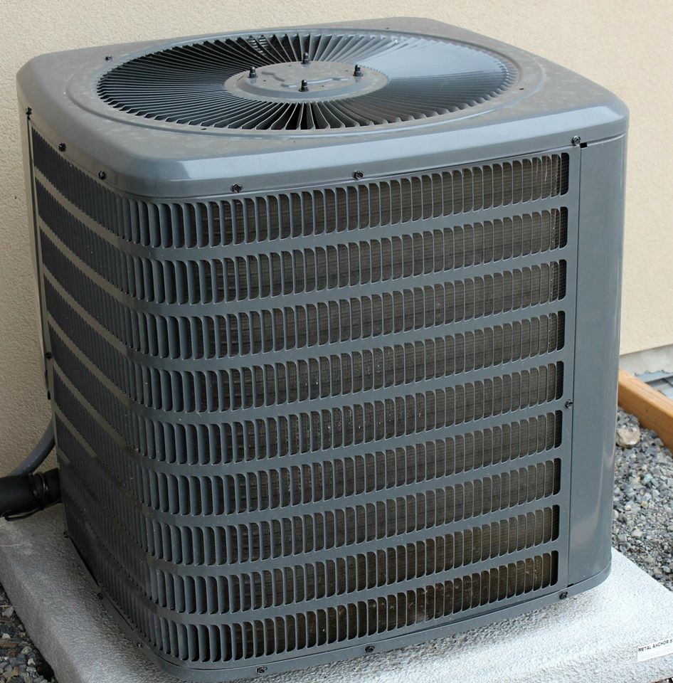 Rooftop commercial HVAC ductwork installed by Johnson Mechanical Services in Central Texas